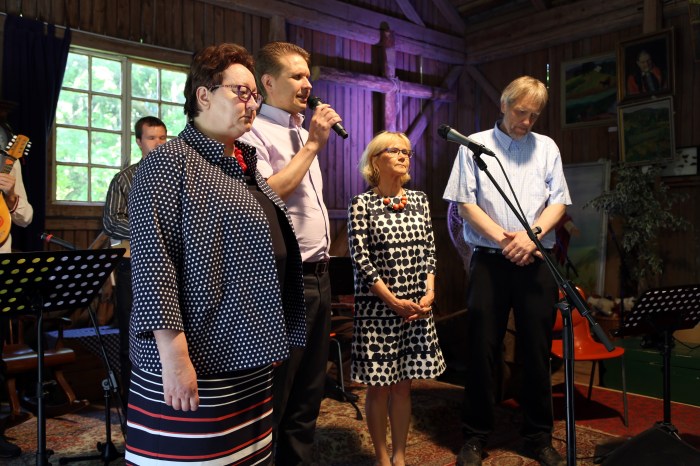 Pastoraalinen rukous, Satu, Atte, Terhi, Sakari - Kuvannut Ari Helminen